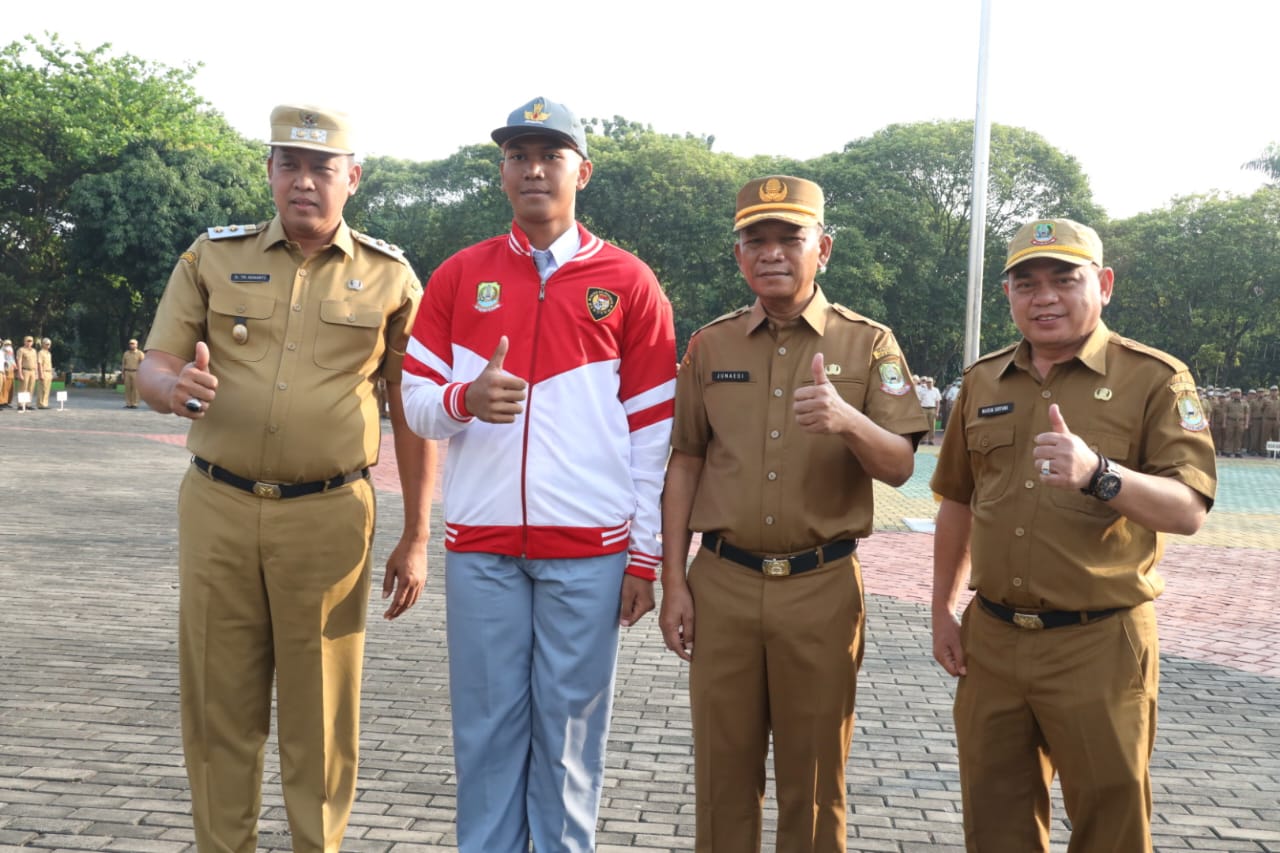 Plt. Wali Kota Bekasi Serahkan Sertifikat Kepada Para Juara 02SN, Purnabakti dan Lepas Calon Paskibraka.