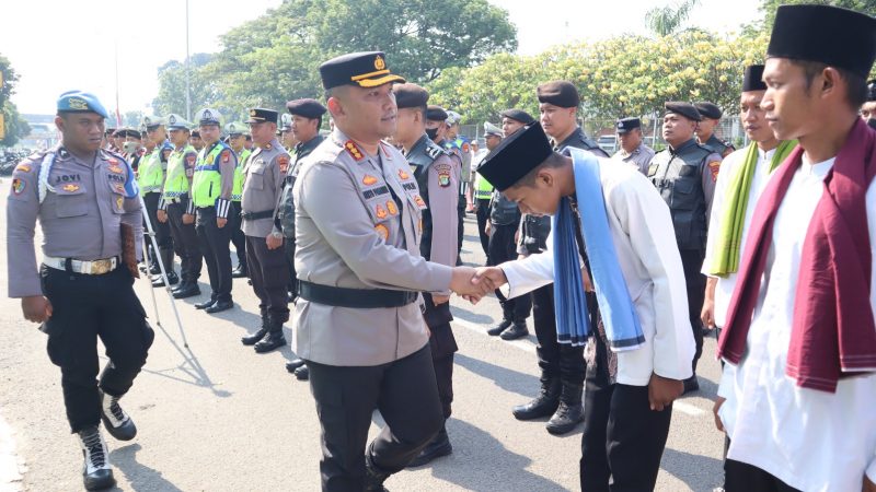 Bantu Masyarakat, Kapolresta Bandara Soetta Berikan Penghargaan ke 32 Personel