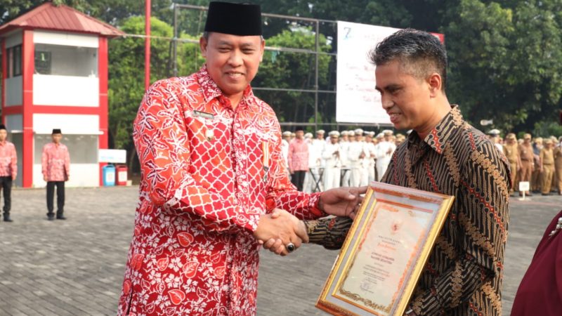 Peringatan Hari Koperasi ke 76, Plt. Wali Kota Bekasi Terima Penghargaan Tokoh Penggerak Koperasi Madya