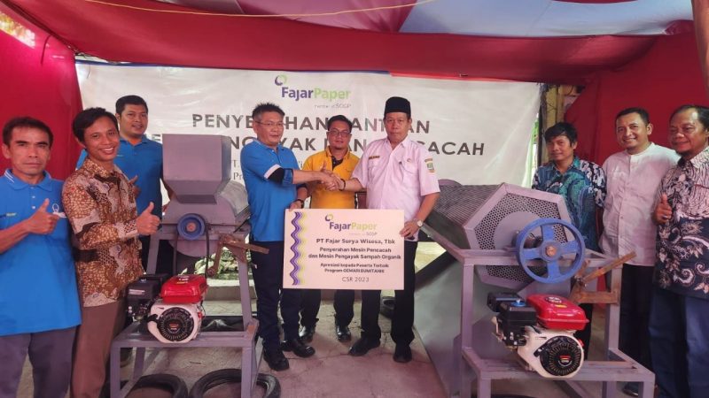 FajarPaper Dukung Program Ekonomi Sirkular dengan Memberikan Mesin Pencacah dan Pengayak Sampah Organik