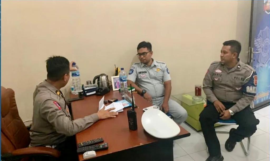 PASTIKAN KENDARAAN YANG TERLIBAT LAKA LANTAS LUNAS SWDKLLJ, PT JASA RAHARJA PERWAKILAN SUKABUMI LAKUKAN KOORDINASI DENGAN POLRES CIANJUR