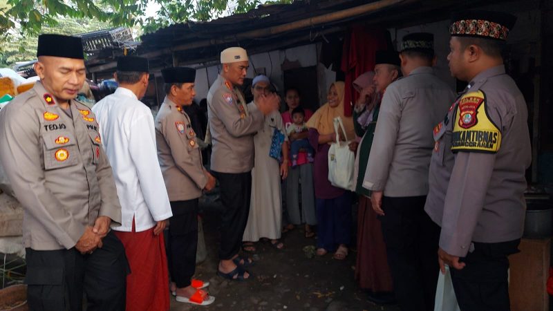 Ditbimmas Polda Metro Jaya Giat Suling dan serahkan 100 Paket Sembako di mesjid Jami Al barokah