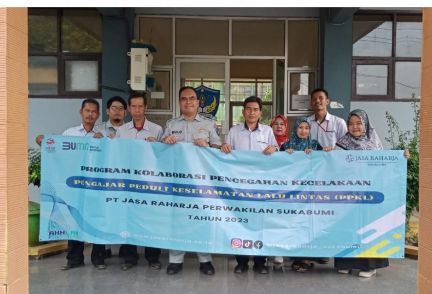 KOLABORASI JASA RAHARJA PERWAKILAN SUKABUMI DENGAN PARA GURU DI SMAN I WARUNG KIARA DALAM PROGRAM PPKL (PENGAJAR PEDULI KESELAMATAN LALU LINTAS)