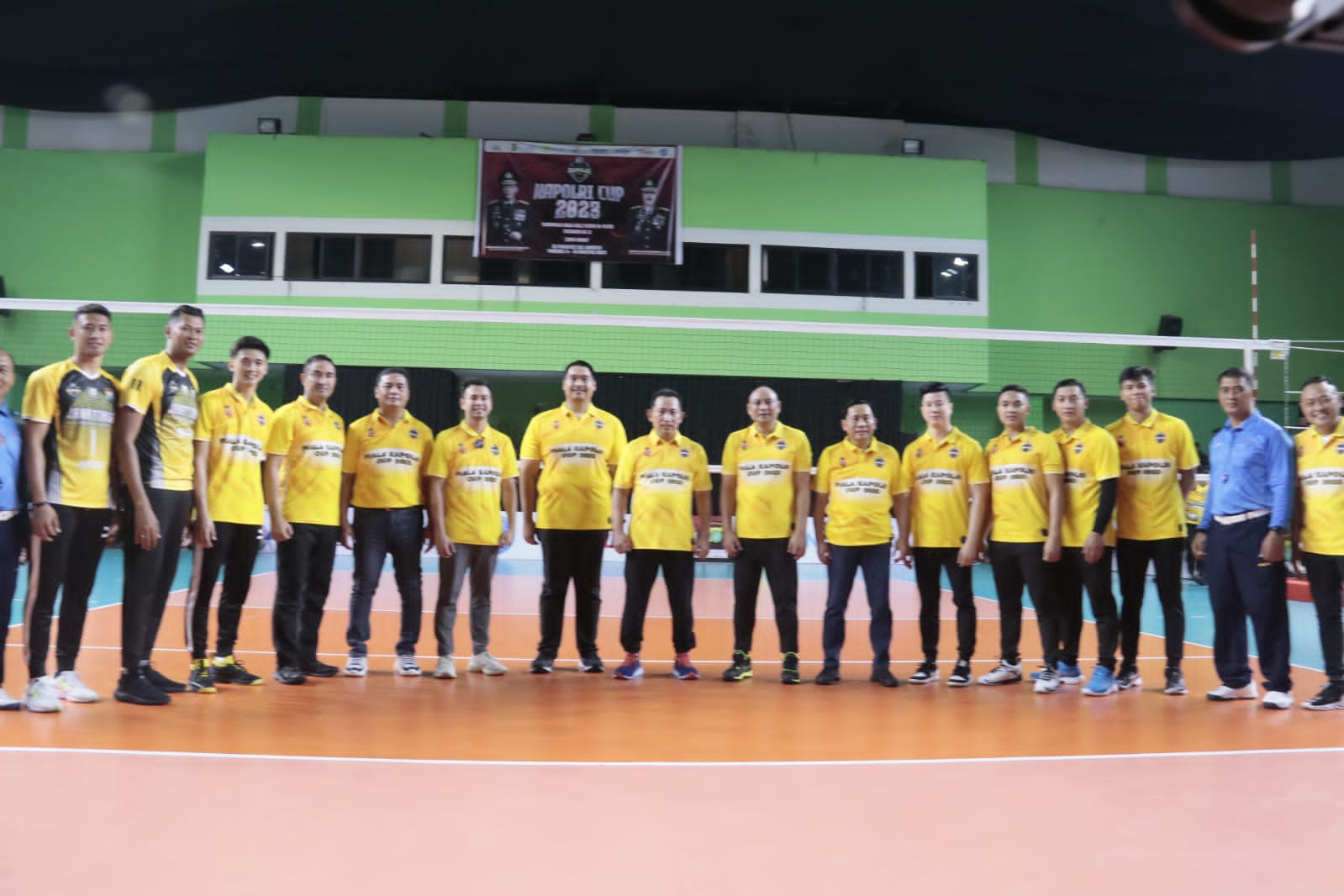 Wakapolda Metro Jaya Hadiri Pertandingan Eksibisi Kapolri Cup Volleyball Tournament 2023