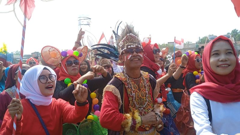 Pawai Karnaval Meriahkan HUT RI 78 di Desa Jejalenjaya, Unik dan Menarik