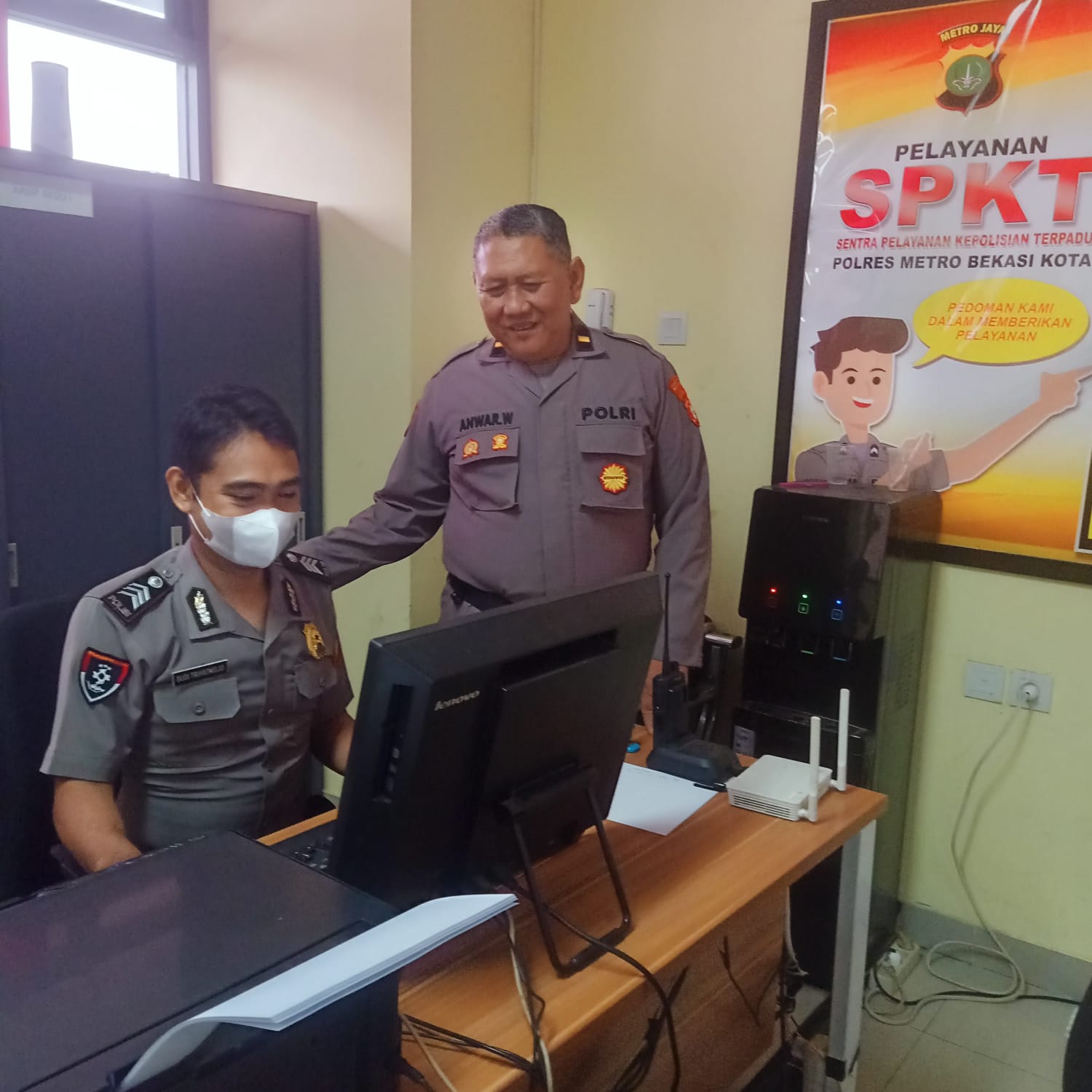 Giat Monitoring Siwas Polres Metro Bekasi Kota dalam pengawasan Layanan SPKT dan Operator 110