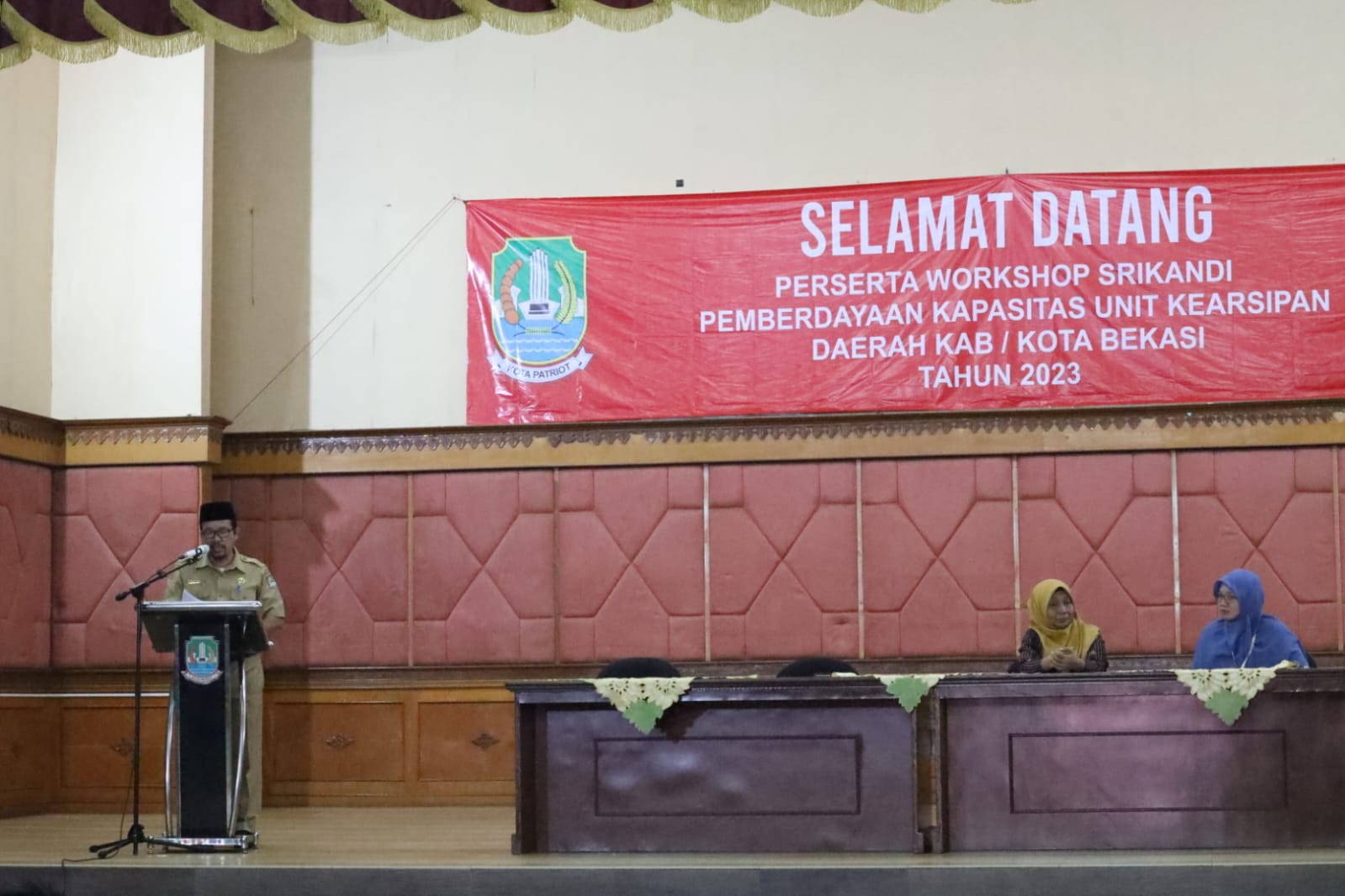 Kepala Dinas Arsip dan Perpustakaan Kota Bekasi Buka Workshop Aplikasi Srikandi