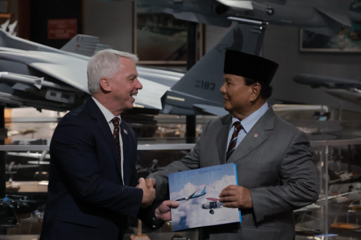 Menhan Prabowo Perkuat TNI Melalui Pembelian 24 Pesawat Tempur F-15EX Baru dari AS