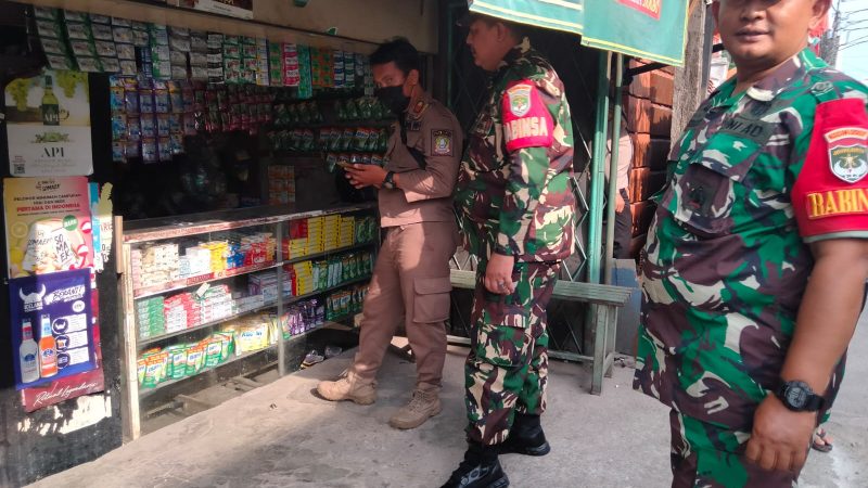 Berantas Peredaran Rokok Ilegal, Babinsa Koramil 02/Pondok Gede Bersama Petugas Gabungan Bea Dan Cukai Sita Rokok Ilegal