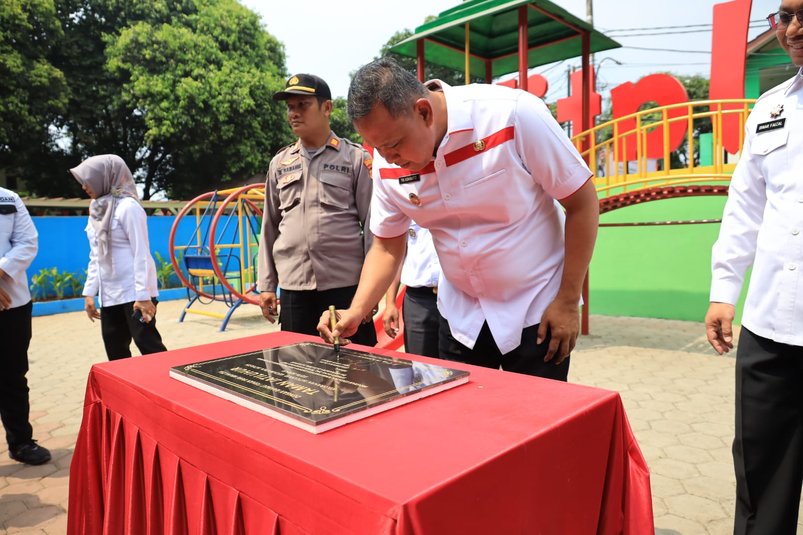 Maksimalkan Ketersediaan Ruang Terbuka Publik, Wali Kota Bekasi Resmikan Dua Taman di Kecamatan Jatiasih