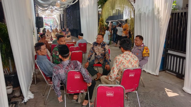 Bhabinkamtibmas Jatiwaringin Gelar Sambang Warga dalam Kegiatan Serap Aspirasi Mencari Solusi Kamtibmas