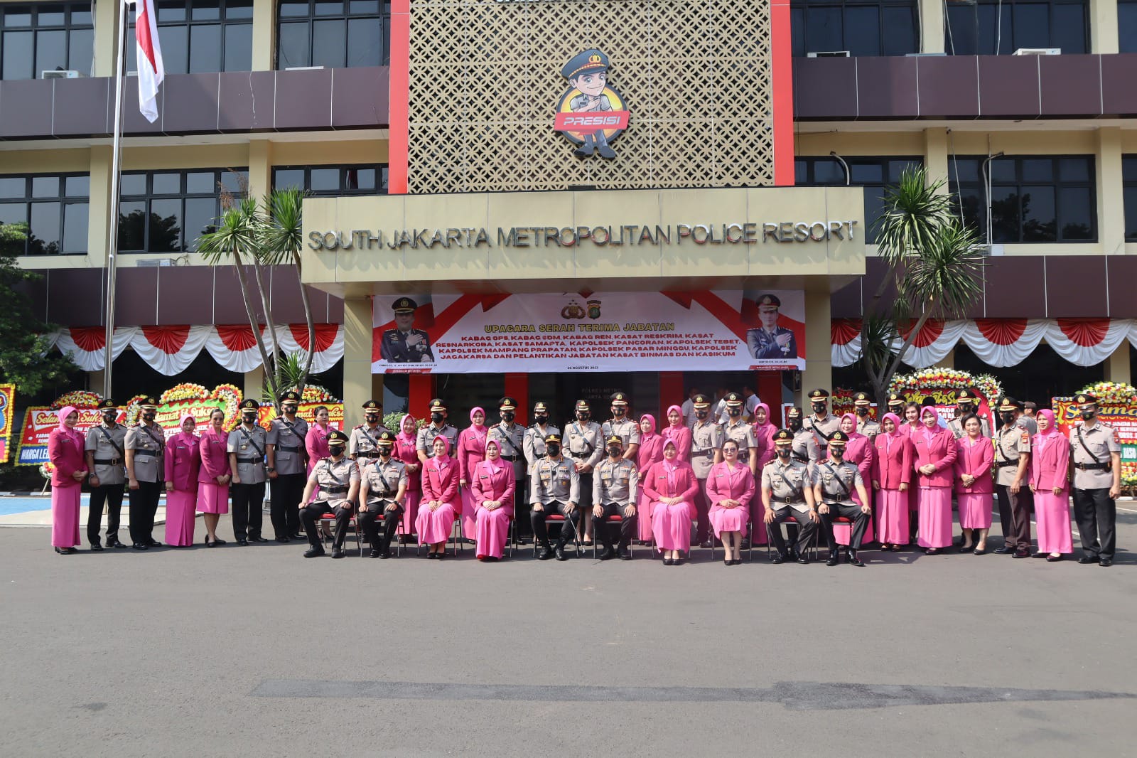 Kapolres Pimpin Sertijab Kapolsek dan PJU Polres Metro Jakarta Selatan