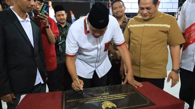 Wali Kota Bekasi Resmikan Kantor Sekretariat RW 07 Kaliabang Tengah