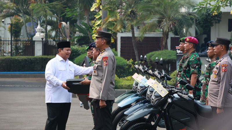 Menhan Prabowo Serahkan 100 Unit Rantis E-Tactical Sergap Pr