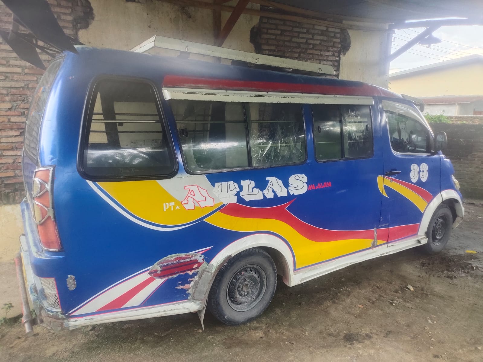 Polsek Tanah Jawa Tangani Kecelakaan Tunggal, Seorang Pelajar Ditabrak Minibus Daihatsu Grand Max