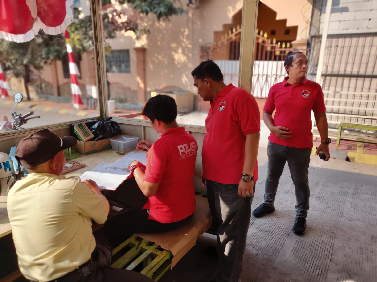 Kegiatan Pencegahan Narkoba, Satresnarkoba Polres Metro Bekasi Kota Kunjungi Kampung Tangguh Jaya Anti Narkoba RW 026 Kelurahan Pejuang Medan Satria