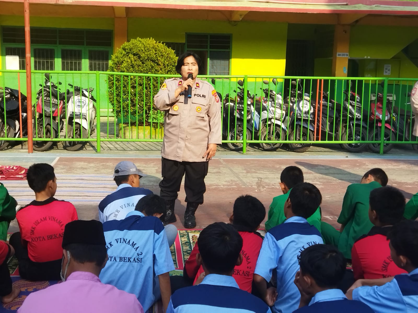 Kegiatan Penyuluhan Kenakalan Pelajar, Kapolsek Sambangi SMK Vinama 2 Bekasi Utara