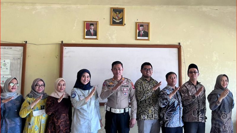 Glorifikasi Pesan Keselamatan, PT Jasa Raharja Sampaikan Himbauan Keselamatan Lalu Lintas Melalui Kegiatan PPKL di SMK Yadika Soreang Kabupaten Bandung