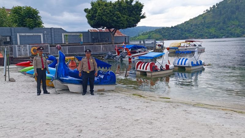 Patroli di Lokasi Wisata Parapat, Keamanan dan Kenyamanan Pengunjung Jadi Prioritas Utama Sat Pam Obvit Simalungun