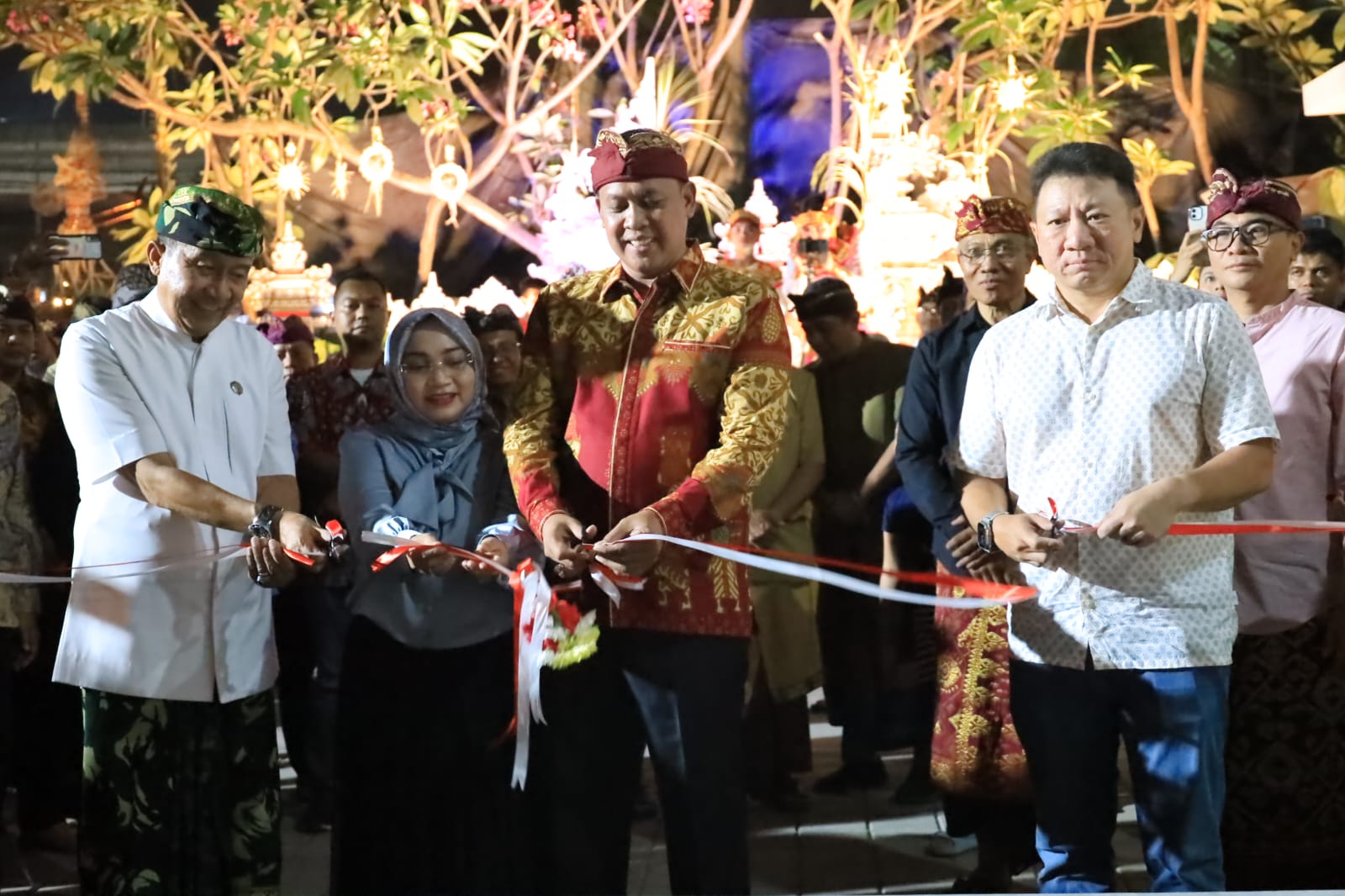 Wali Kota Bekasi Hadiri Peresmian Gedung Pasraman di Pura Tirta Agung Bhuana