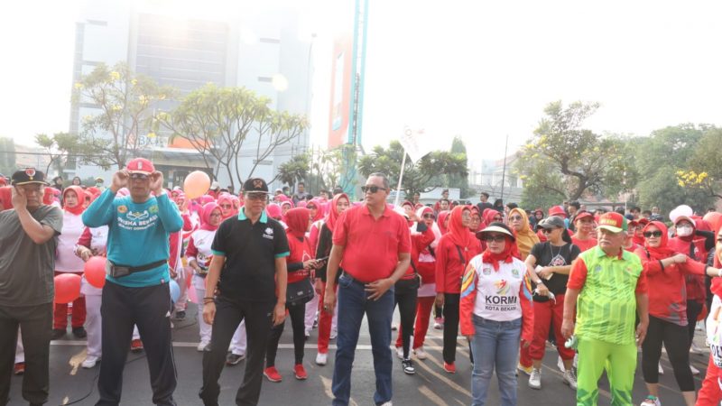 Para Cabor Ramaikan Pawai HAORNAS Ke 40 di CFD Kota Bekasi