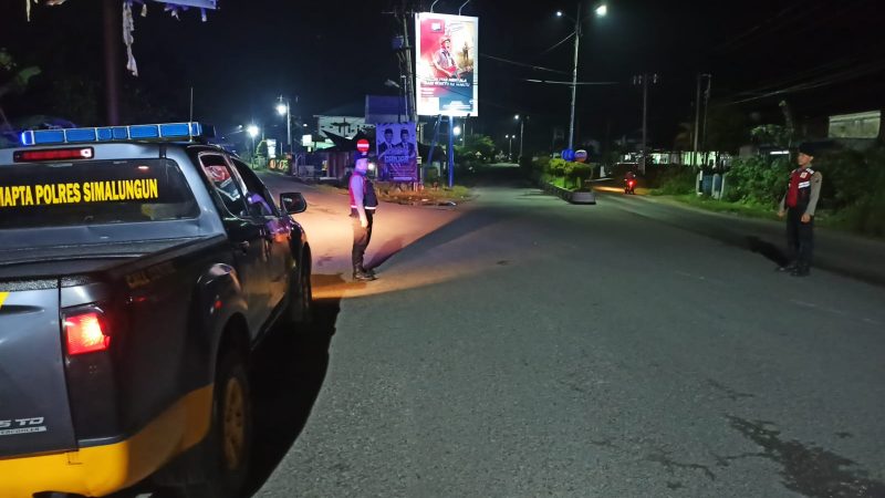 Unit Patroli Sat Samapta Polres Simalungun Laksanakan Patroli Dialogis Malam Hari Untuk Menjamin Keamanan Masyarakat