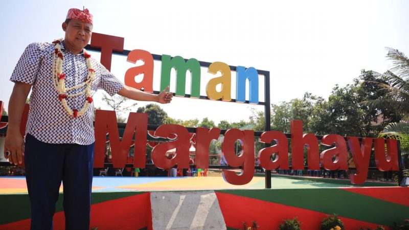 Wali Kota Bekasi Resmikan 3 Taman di Bekasi Timur