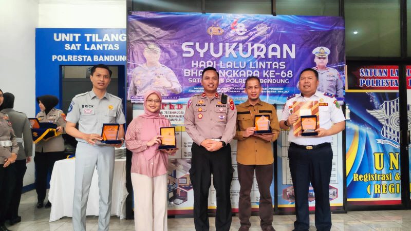 Jasa Raharja Jawa Barat Terima Penghargaan dari Polresta Bandung Sebagai Mitra Terbaik Dalam Bidang Pencegahan Kecelakaan Lalu Lintas