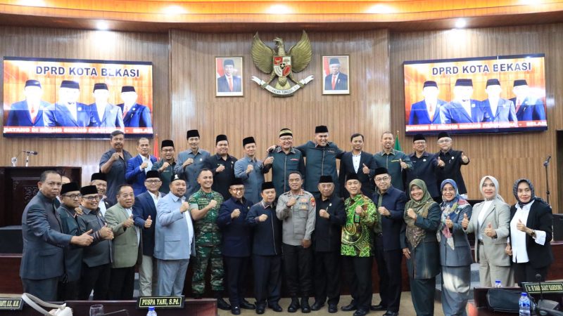 Pj Wali Kota Bekasi Bersama Kapolres dan Dandim Hadiri Rapat Paripurna Persetujuan Bersama Atas Rapat Rancangan Perda