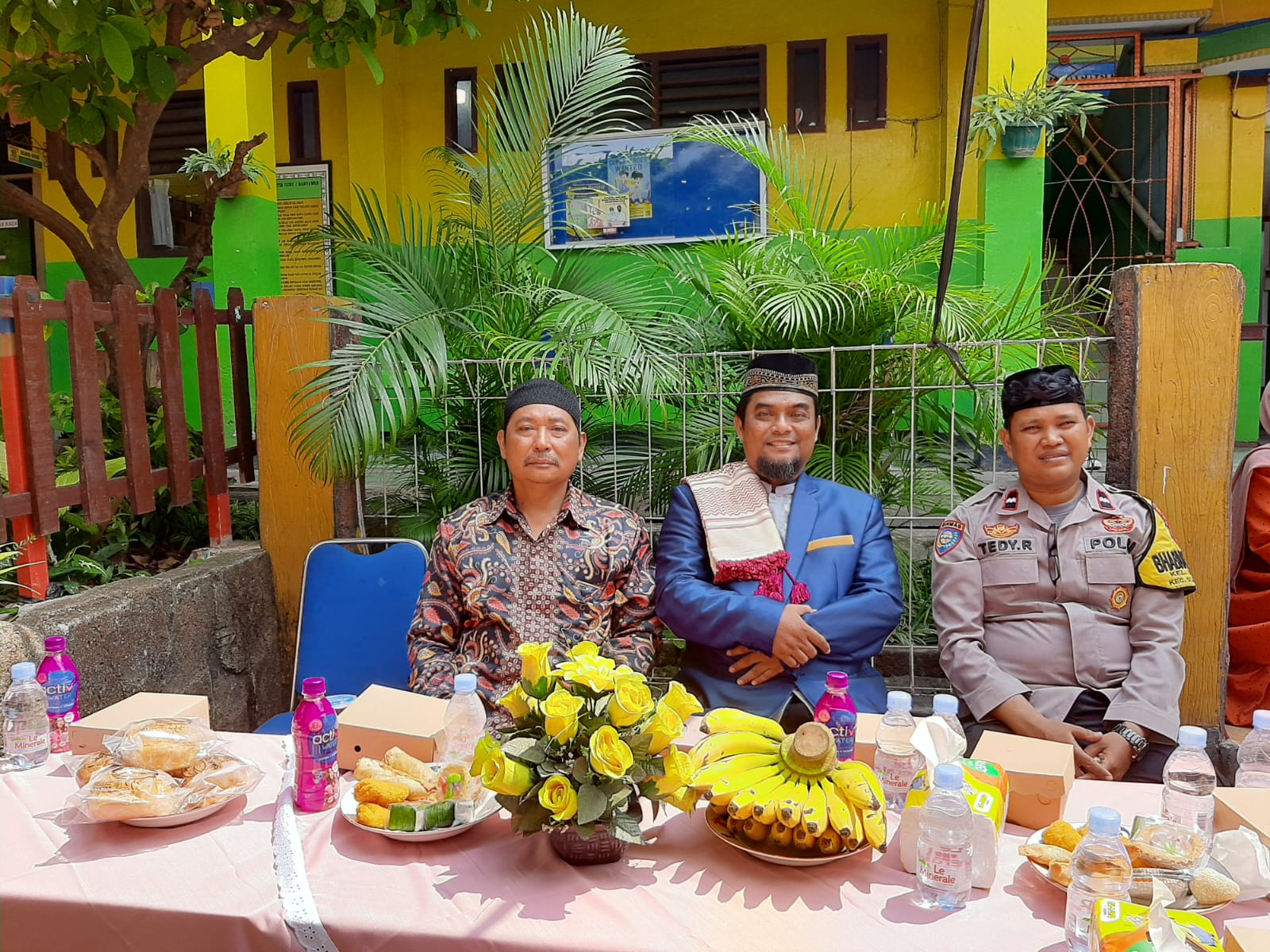 Kegiatan Sambang warga, Binmaspol Bintara Hadiri Maulid Nabi di Lingkungannya