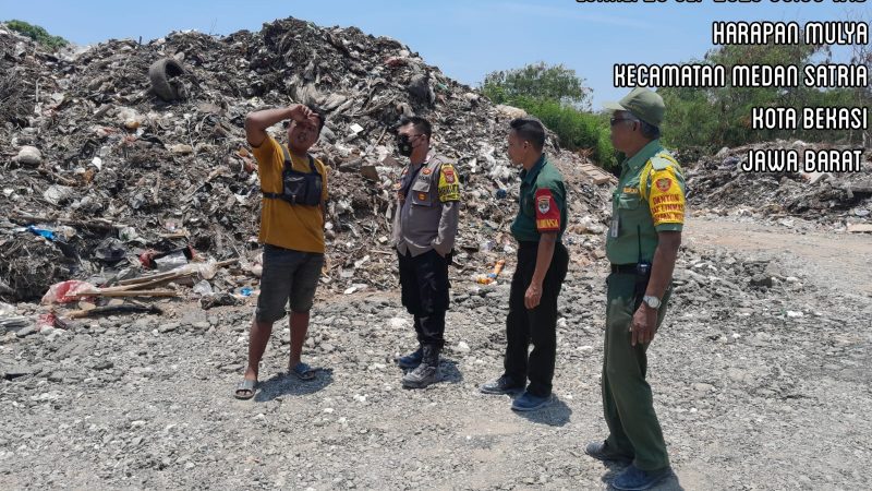 Monitoring Warga Tidak Bakar Sampah atasi Polusi Udara, Binmaspol Himbau Warga Buang Sampah Di Penampungan Sampah