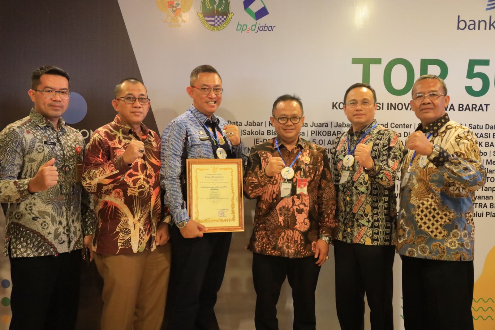 PEMERINTAH KOTA BEKASI RAIH PENGHARGAAN TOP 25 INOVASI KOMPETISI JAWA BARAT