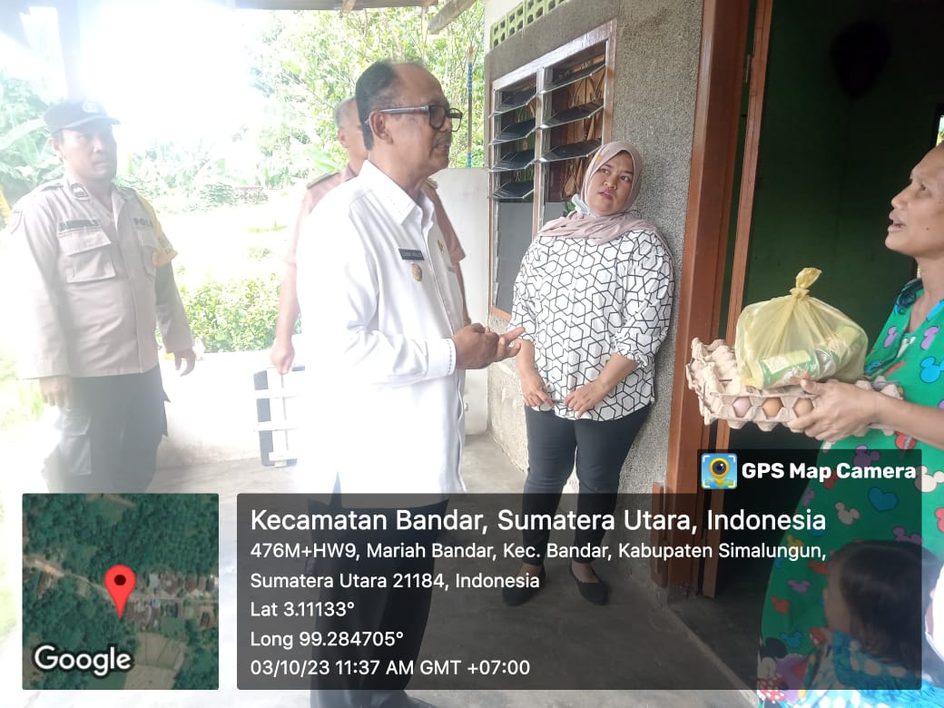 Wakil Bupati dan Bhabinkamtibmas Simalungun Bagikan Makan Tambahan untuk Balita Stunting