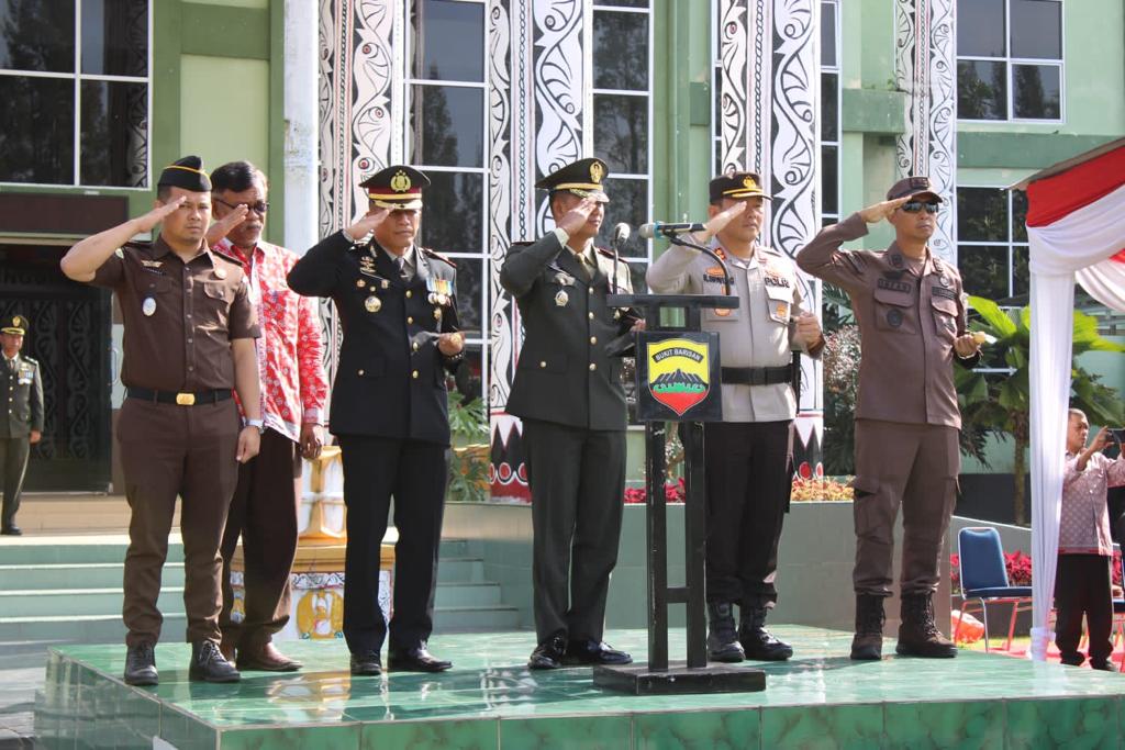 Kapolres Simalungun Hadiri Upacara Peringatan HUT TNI ke-78 di Kodim 0207/Sml Berlangsung Khidmat