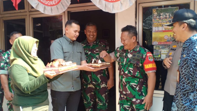 Kapolsek Cakung Bersama Forkopincam Geruduk Koramil 06/Cakung Ucapkan Dirgahayu TNI