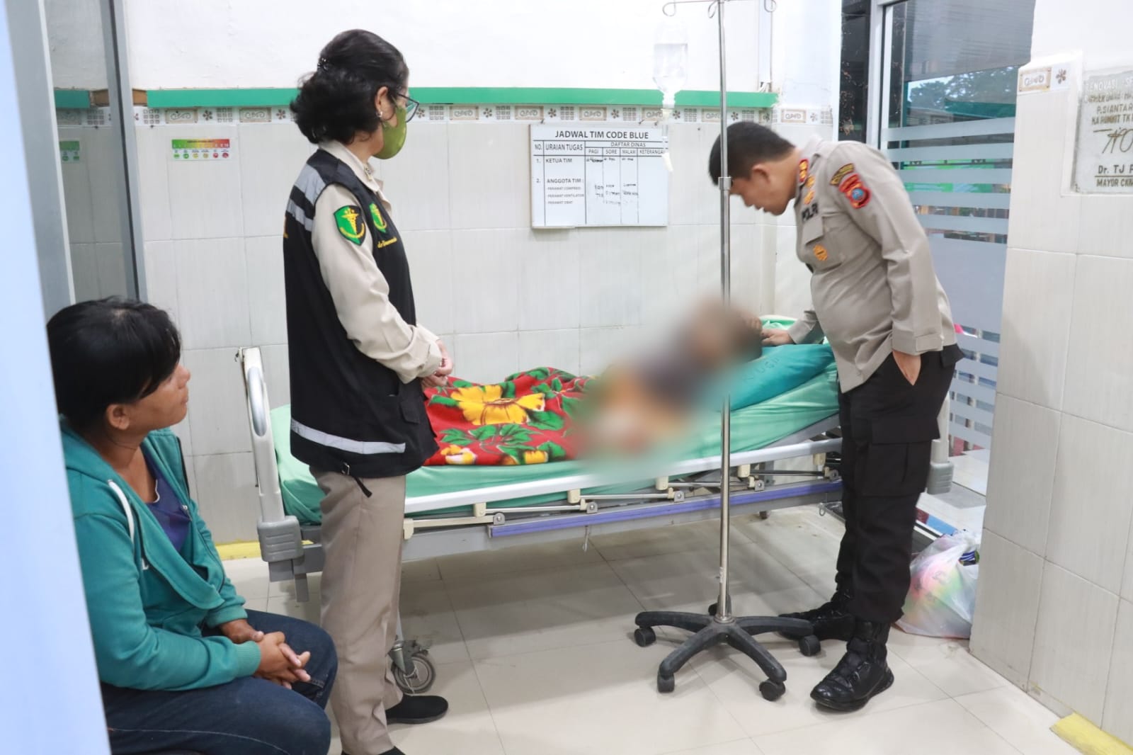 Korban dianiaya Tante, dibawa Polres Simalungun ke Rumah Sakit