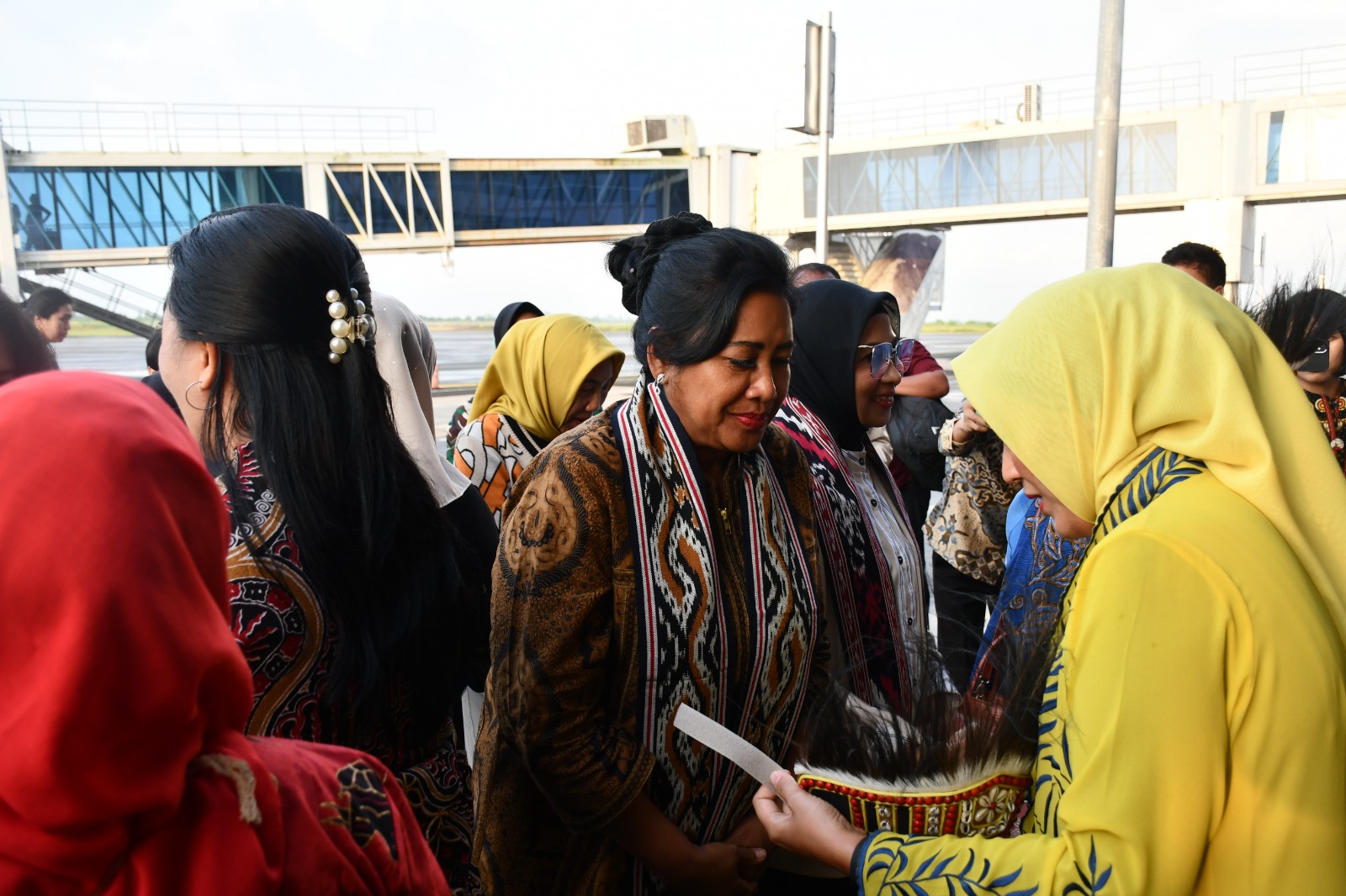 Ketum Dharma Pertiwi Hadiri Peresmian Sekretariat Dekranasda di Papua