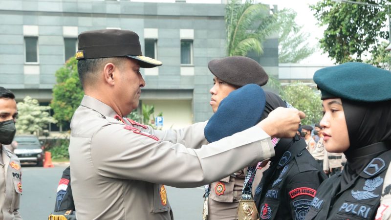 Raih Medali Emas Kejuaraan Taekwondo, Personel Polda Metro Jaya Terima Penghargaan