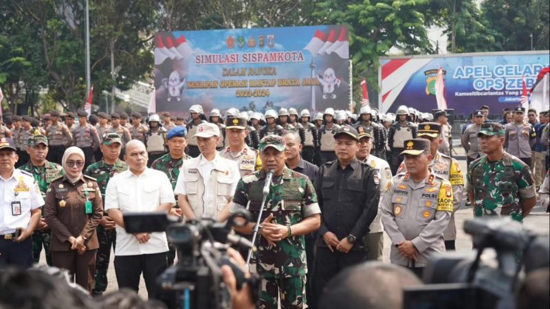 Pangdam Jaya Hadiri Simulasi Sispamkota Operasi Mantap Brata Jaya 2023-2024