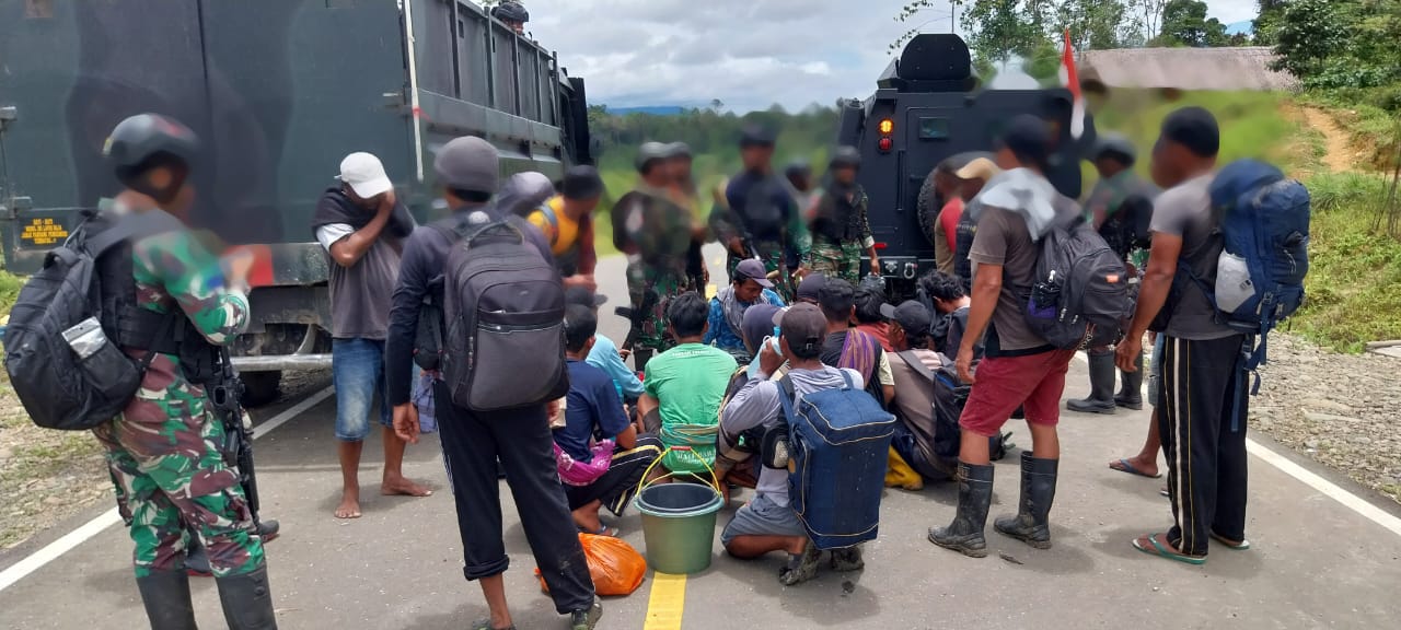 TIM Gabungan TNI Berhasil Evakuasi dan Selamatkan Masyarakat dari Pembantaian KST Papua