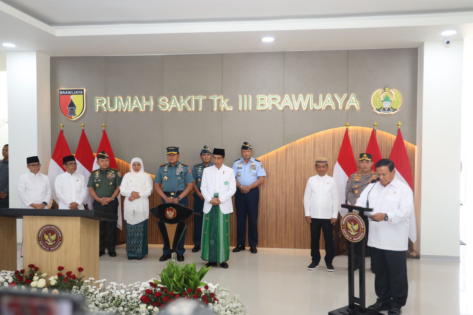 Panglima TNI Mendampingi Presiden RI Joko Widodo Resmikan RSAD Tingkat III dan RSAL TK. II di Surabaya