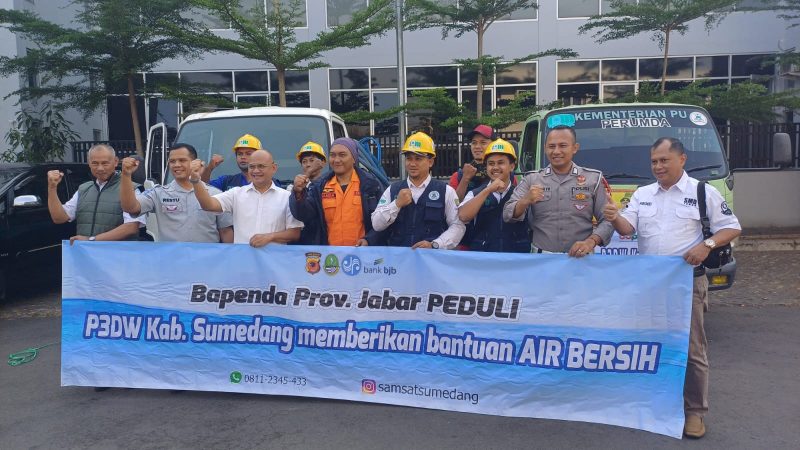 Jasa Raharja Jawa Barat Turut Dalam Kegiatan Pemberian Bantuan Air BersihBersama dengan Mitra Kerja Terkait di Kabupaten Sumedang