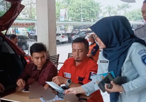 Jasa Raharja Jawa Barat Sosialisasikan Program Pemutihan Denda PKB dan Tunggakan SWDKLLJ Kepada Masyarakat