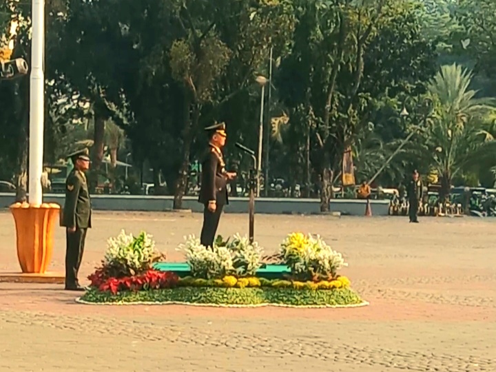 Upacara HUT TNI ke 78, Dandim 0507/Bekasi Sampaikan Amanat Tertulis Panglima TNI