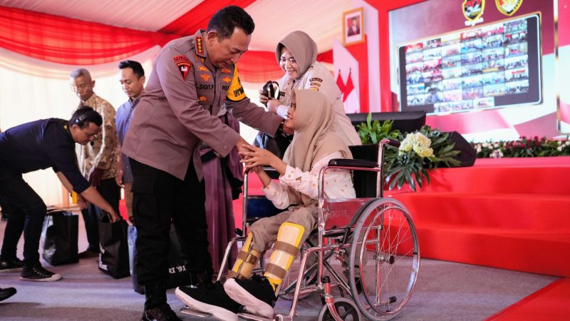 Kapolri dan Panglima TNI Hadiri Bakti Kesehatan dan Bakti Sosial Akabri 91